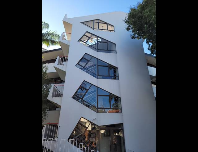 3 BEDROOM SECTIONAL TITLE RENTED IN ESSENWOOD